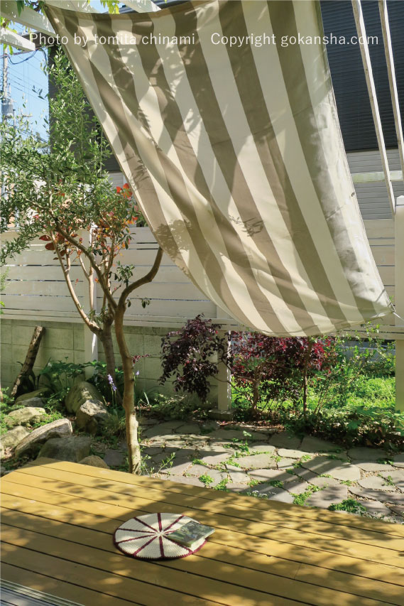 エクステリア空間の専門家 リラックスして心地よく庭で過ごすための 簡単目隠しアイデア ウチソトスタイル