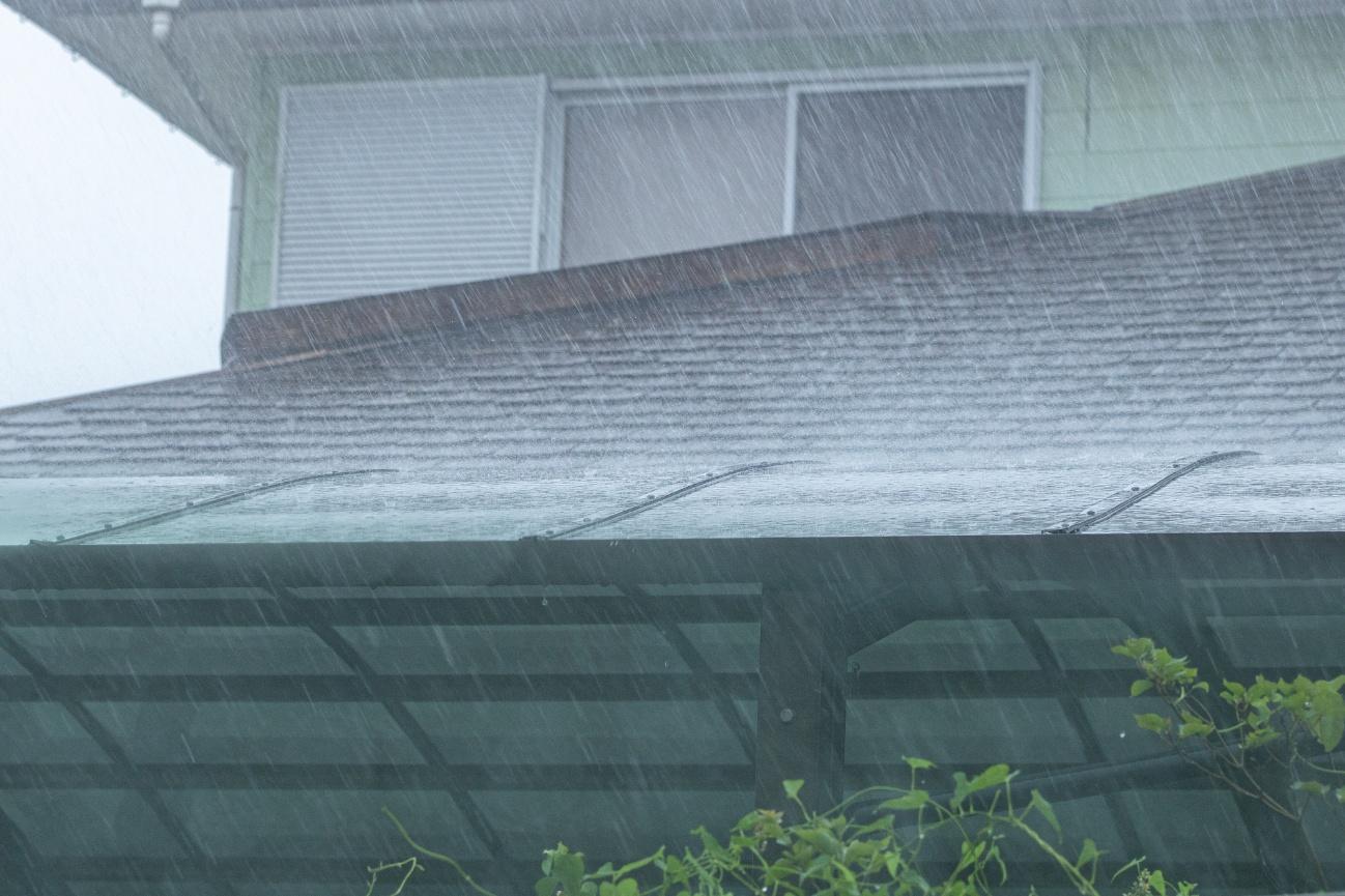 台風や積雪の対策は大丈夫ですか?耐風・耐積雪・デザイン性の全てを備えた「ハイランク」カーポート のおすすめ。 台風や積雪の対策は大丈夫ですか?耐風・耐積雪・デザイン性の全てを備えた「ハイランク」カーポート のおすすめ。