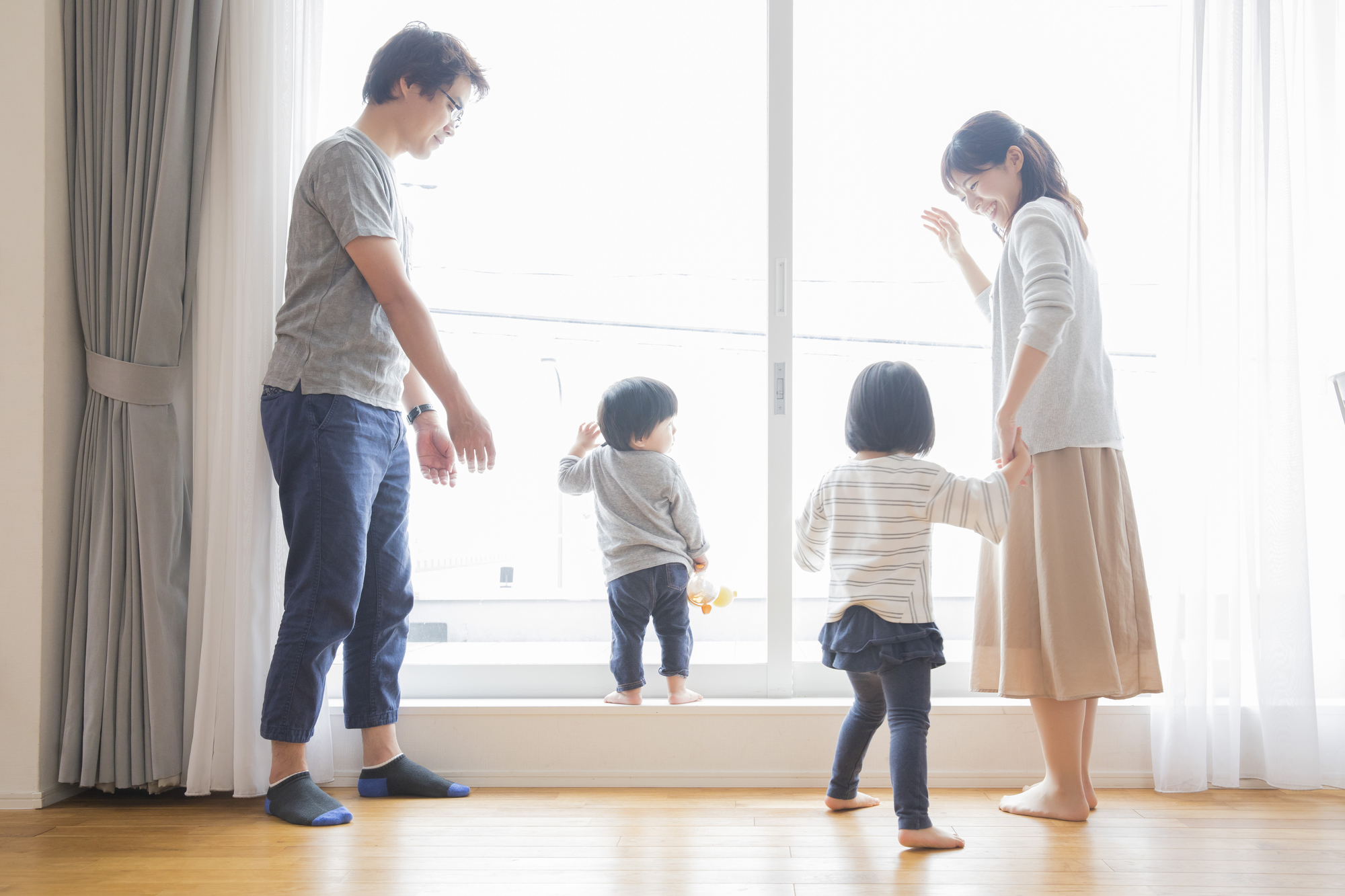 子供の事故を防ぐ!「キッズデザイン賞」製品で叶える安心の庭づくりと窓まわり の工夫 子供の事故を防ぐ!「キッズデザイン賞」製品で叶える安心の庭づくりと窓まわり の工夫