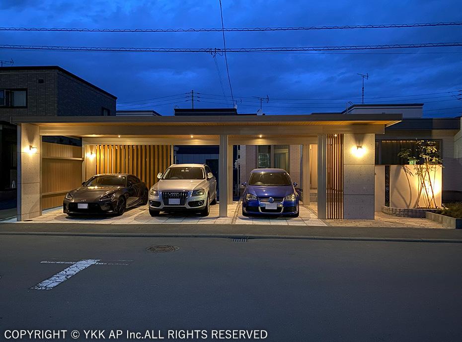 ダイナミックで迫力あるカーポートに！外観デザインの主役になる車庫まわり施工事例 【YKK AP2024年度コンテスト入賞作品より】