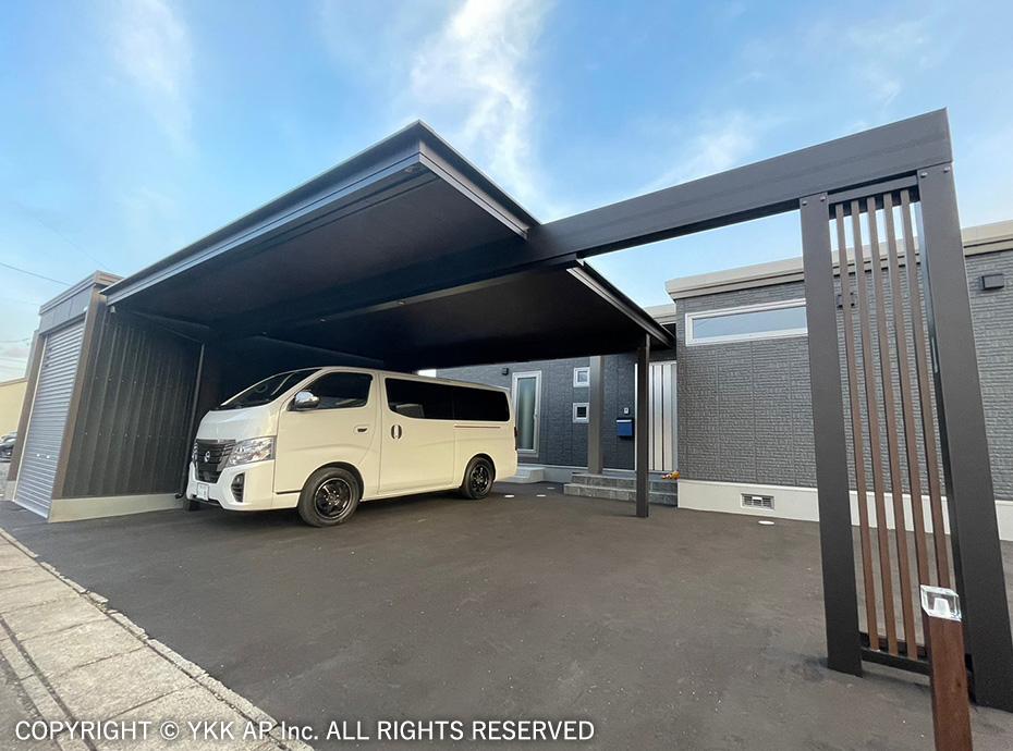 ダイナミックで迫力あるカーポートに！外観デザインの主役になる車庫まわり施工事例 【YKK AP2024年度コンテスト入賞作品より】