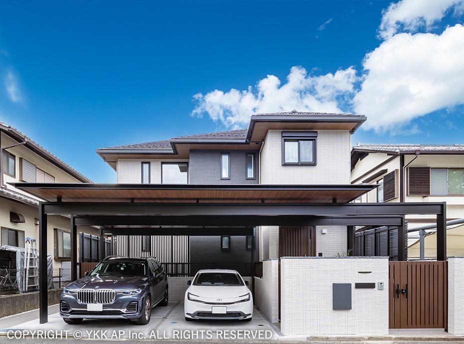 ダイナミックで迫力あるカーポートに！外観デザインの主役になる車庫まわり施工事例 【YKK AP2024年度コンテスト入賞作品より】