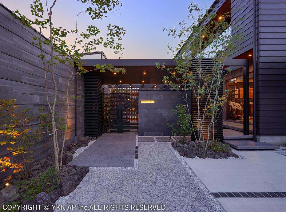 華に見せる外構デザイン、施工事例に学ぶ高級感を出す5つのポイント