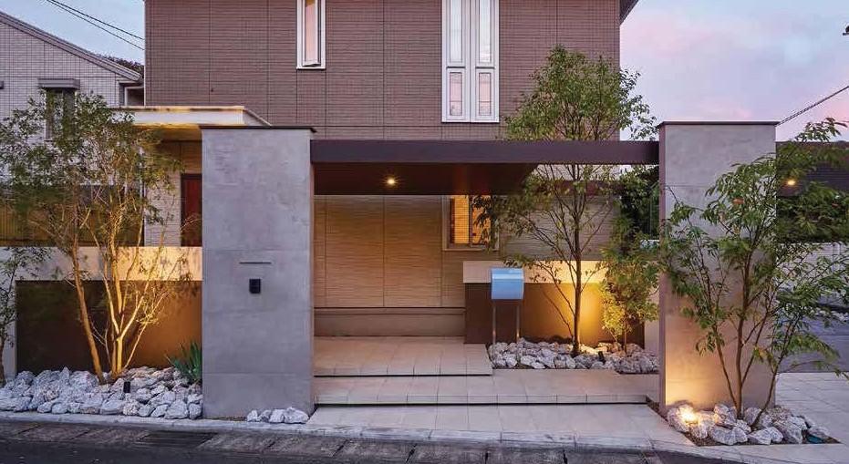 お手入れしやすい植栽レイアウトで、無理なく楽しむ庭づくりを。 お手入れしやすい植栽レイアウトで、無理なく楽しむ庭づくりを。