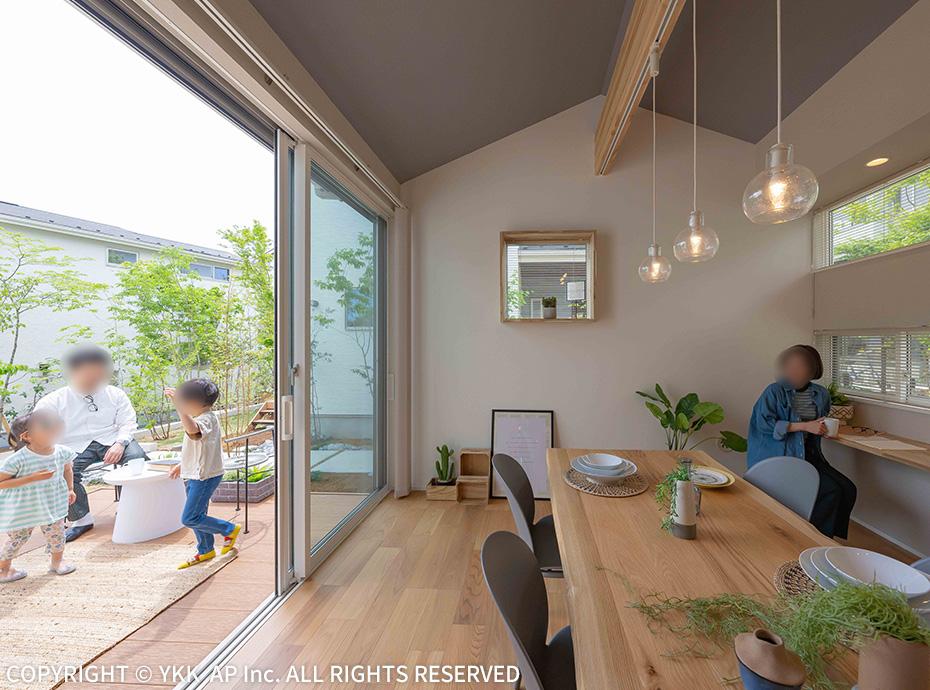 毎朝、庭に出る暮らし。健康習慣が続くエクステリア空間のつくり方