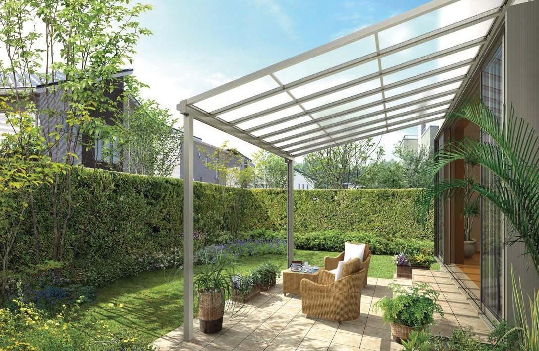 室内の小さな不便を屋外に役割を振り分けることで、毎日の暮らしが自然と軽くなる。（屋外スペースに設置できる衣類乾燥機「乾太くん」も活用）