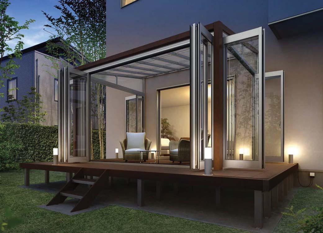 室内の小さな不便を屋外に役割を振り分けることで、毎日の暮らしが自然と軽くなる。（屋外スペースに設置できる衣類乾燥機「乾太くん」も活用）