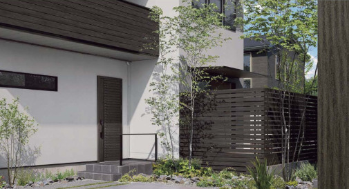 玄関アプローチをより素敵に。木調カラーで目隠しフェンスとコーディネートする。