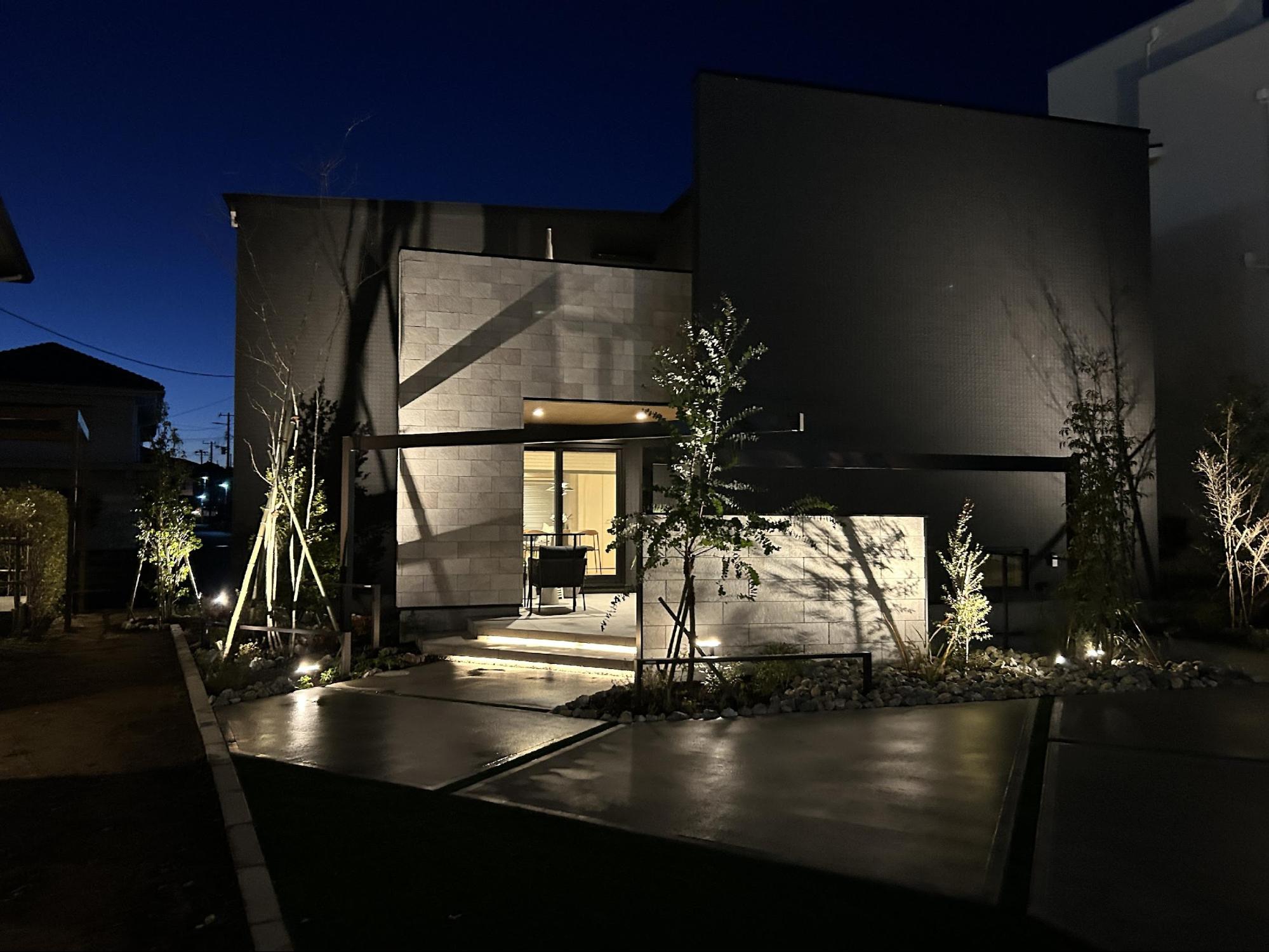 モデルハウスが素敵な理由、プロの工夫に学ぶ外構デザイン施工事例【YKK AP2025年コンテスト入賞作品より】