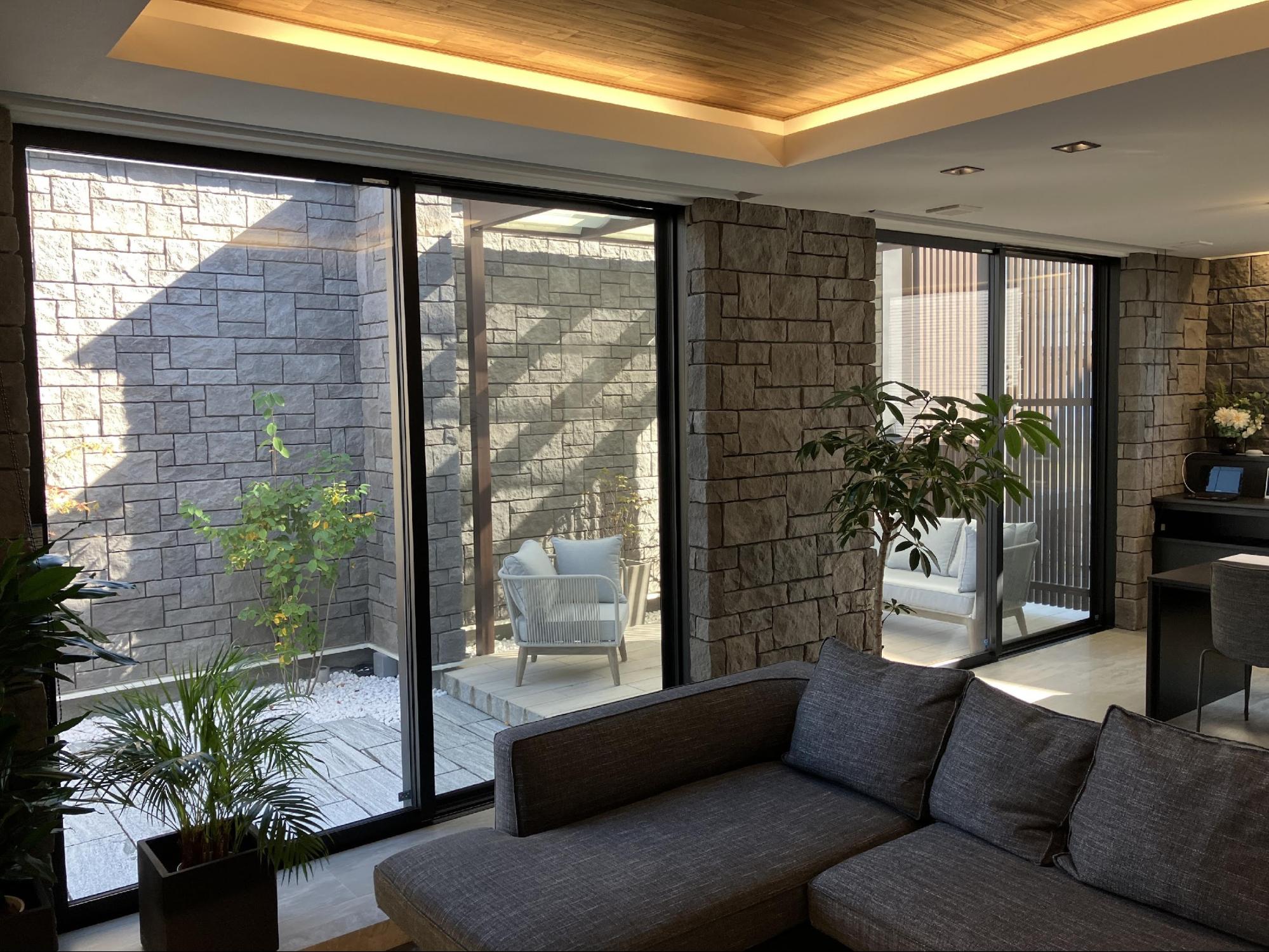 モデルハウスが素敵な理由、プロの工夫に学ぶ外構デザイン施工事例【YKK AP2025年コンテスト入賞作品より】